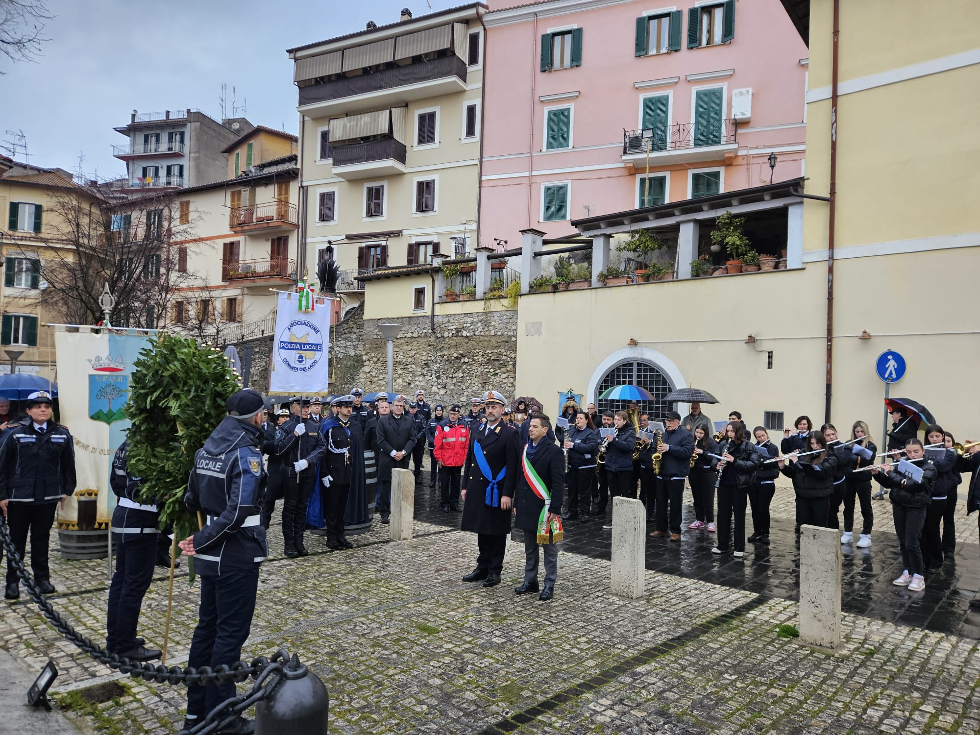 https://www.agenziaeventi.org/immagini_news/4665/grande-successo-per-la-xxxvii-festa-della-polizia-locale-a-olevano-romano-4665.jpg